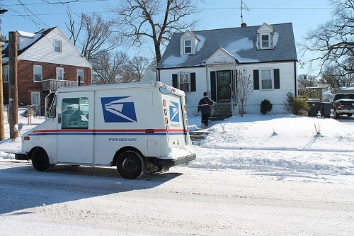 "04.USPS.MailTruck.Hyattsville.MD.22January2014" (http://goo.gl/sCQcPP) by Elvert Barnes (http://goo.gl/FH9YYv) is licensed under CC BY-SA 2.0 (https://creativecommons.org/licenses/by-sa/2.0/)